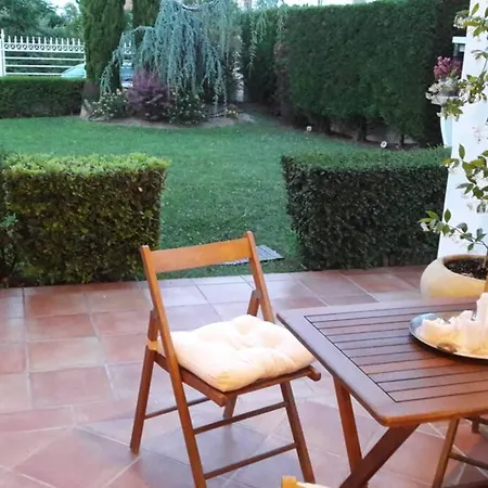Luxurious Independent And Garden بيت للعطل