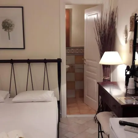 Luxurious Independent And Garden Holiday home *