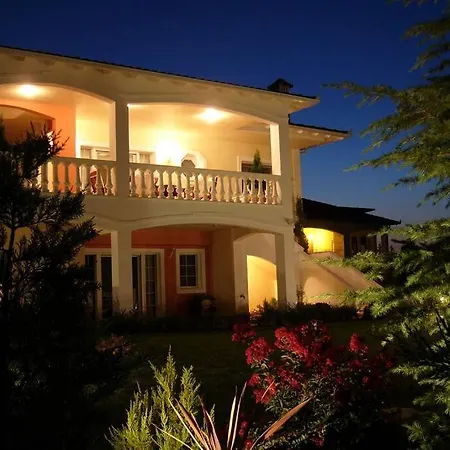Luxurious Independent And Garden Holiday home *